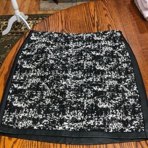 ANN TAYLOR SIZE 14 BLACK & WHITE TWEED & FAUX LEATHER SKIRT. EUC.